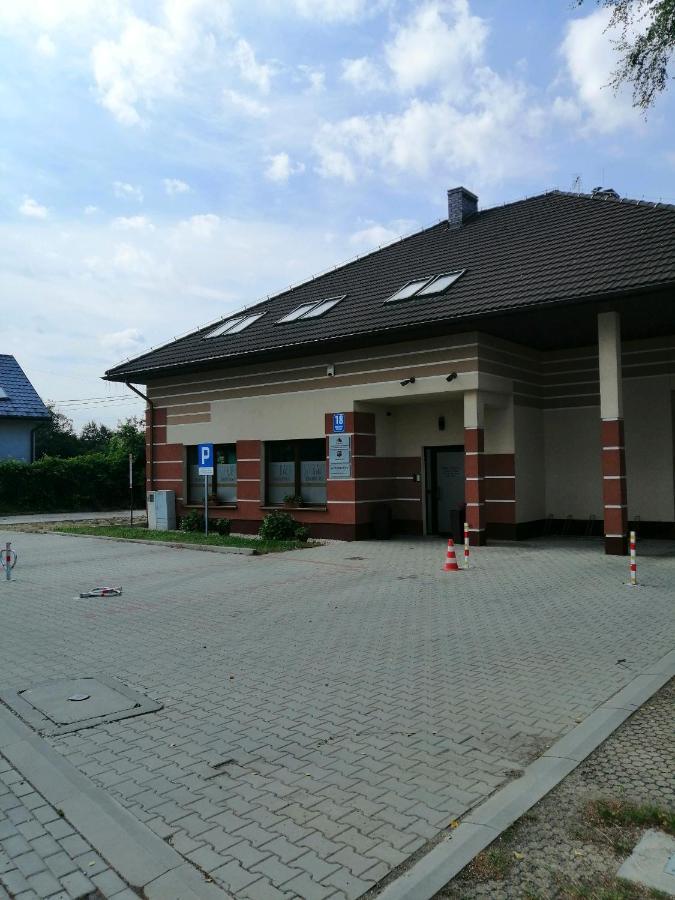 Pokoje Goscinne Z Lazienkami Niepolomice Exterior photo